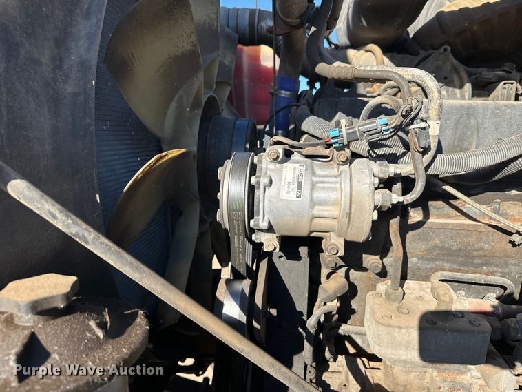 image for item DW4341 2004 International 5500i ready mix truck