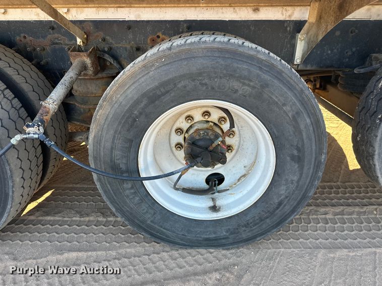 image for item DW4341 2004 International 5500i ready mix truck