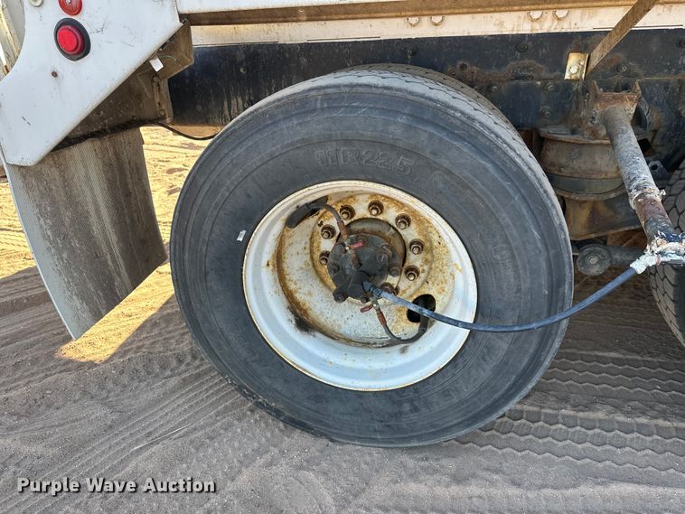 image for item DW4341 2004 International 5500i ready mix truck