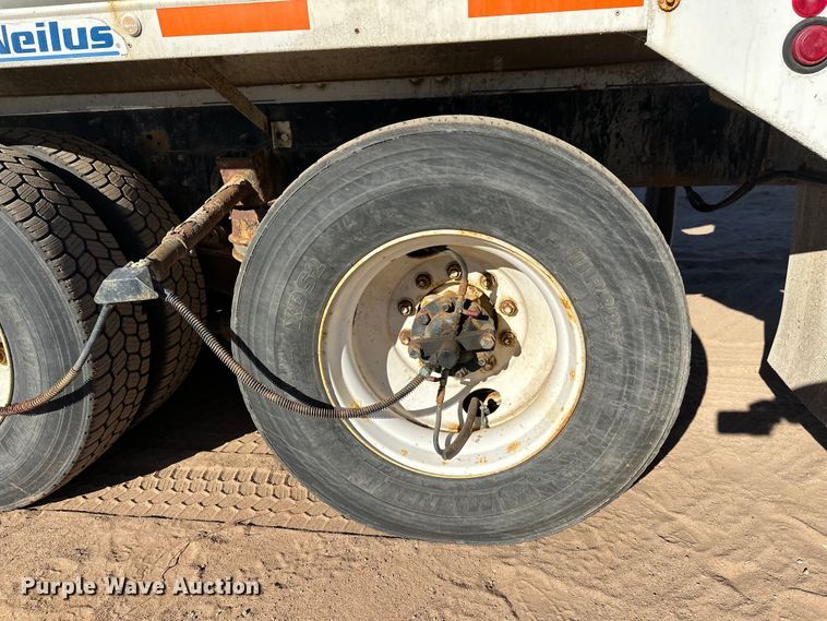 image for item DW4341 2004 International 5500i ready mix truck