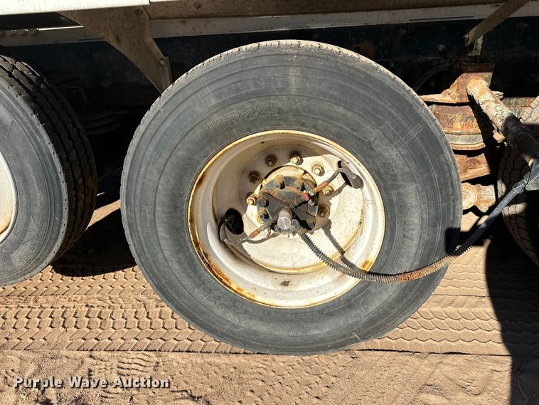 image for item DW4341 2004 International 5500i ready mix truck