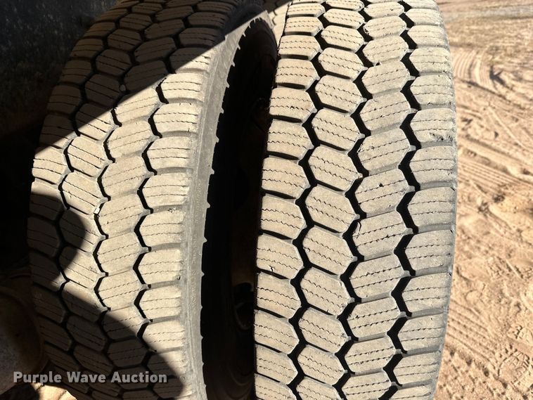 image for item DW4341 2004 International 5500i ready mix truck