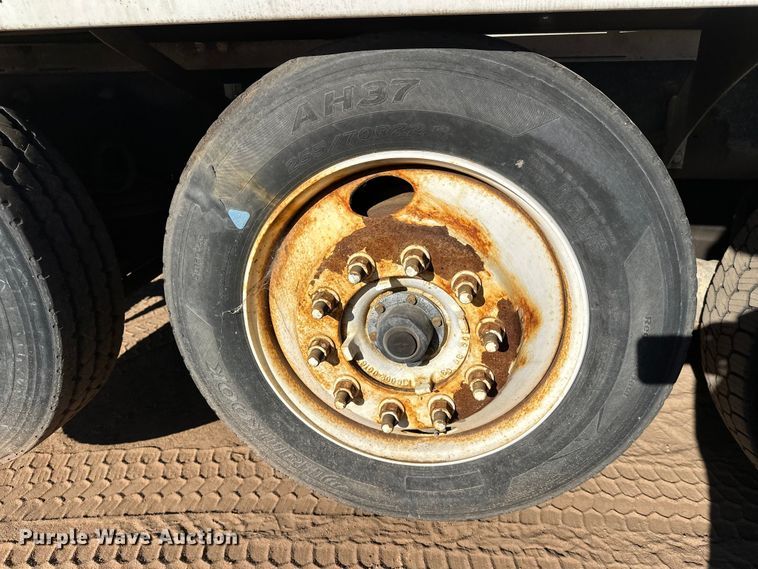 image for item DW4341 2004 International 5500i ready mix truck