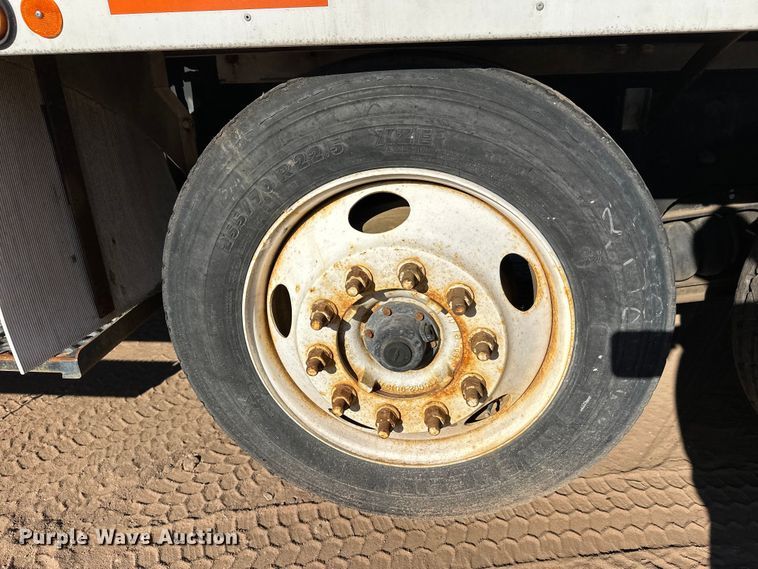 image for item DW4341 2004 International 5500i ready mix truck