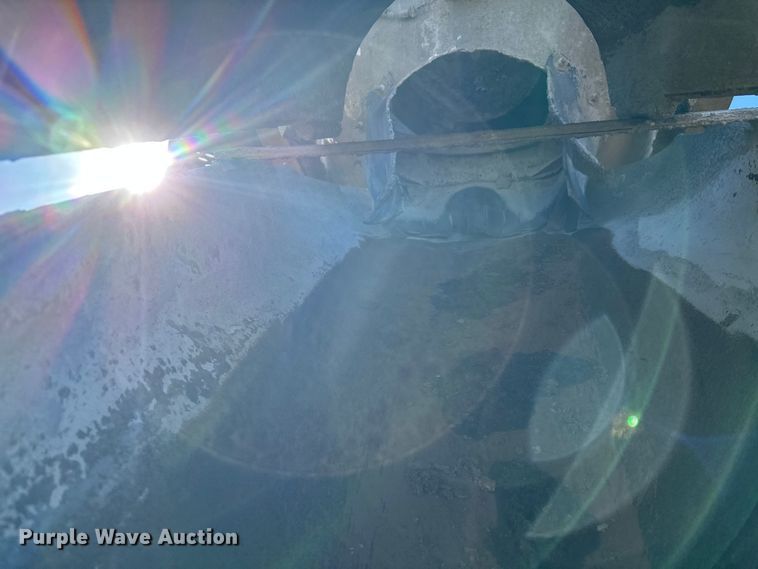 image for item DW4342 2002 International 5500i ready mix truck