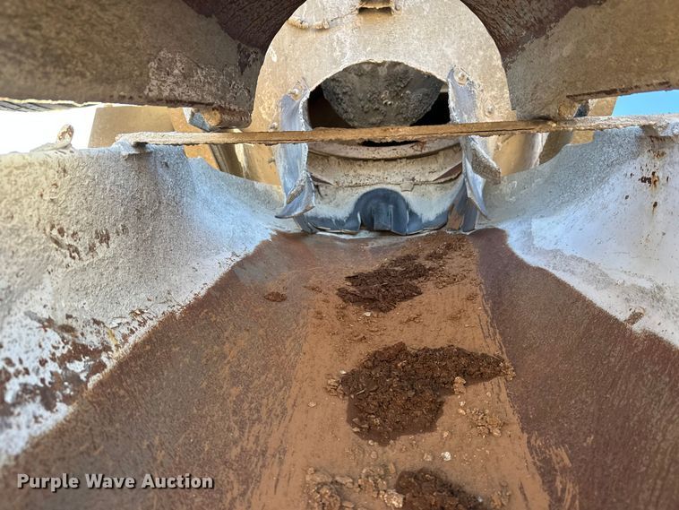 image for item DW4342 2002 International 5500i ready mix truck