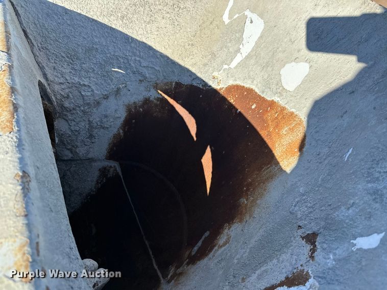 image for item DW4342 2002 International 5500i ready mix truck