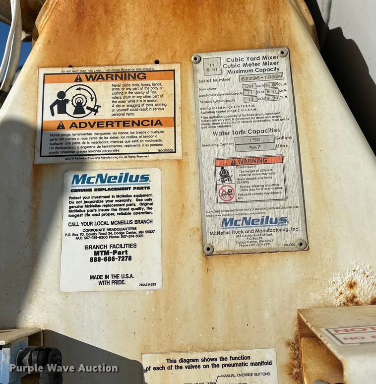 image for item DW4342 2002 International 5500i ready mix truck