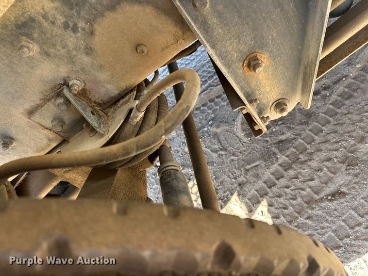 image for item DW4342 2002 International 5500i ready mix truck