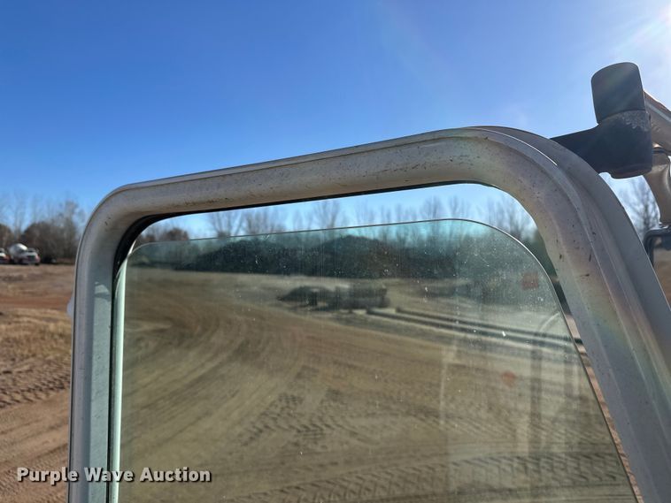 image for item DW4342 2002 International 5500i ready mix truck