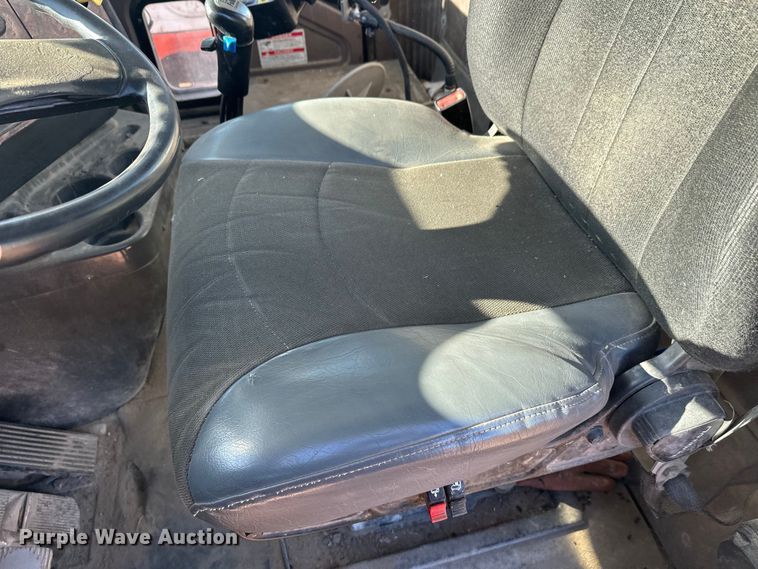 image for item DW4342 2002 International 5500i ready mix truck