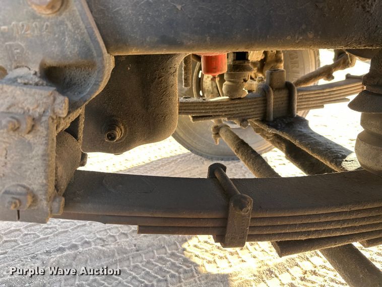 image for item DW4342 2002 International 5500i ready mix truck