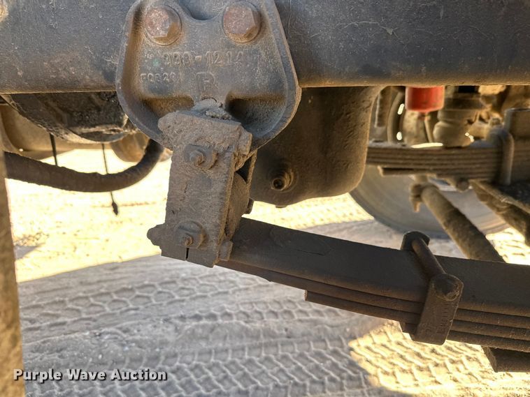 image for item DW4342 2002 International 5500i ready mix truck