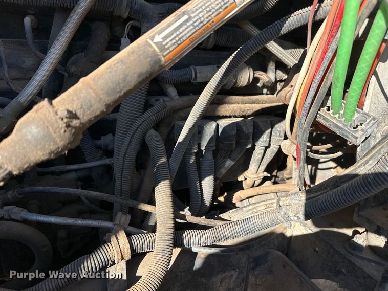 image for item DW4342 2002 International 5500i ready mix truck