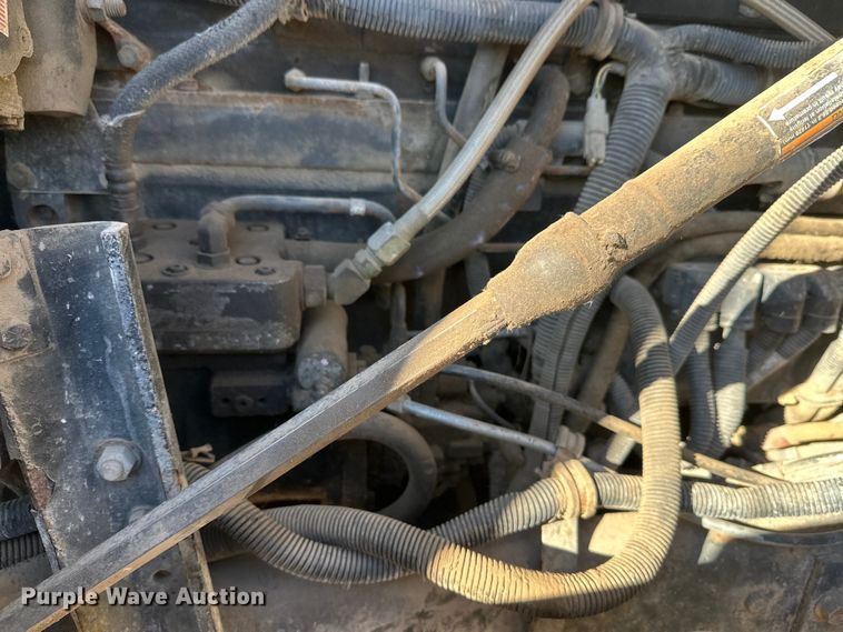 image for item DW4342 2002 International 5500i ready mix truck