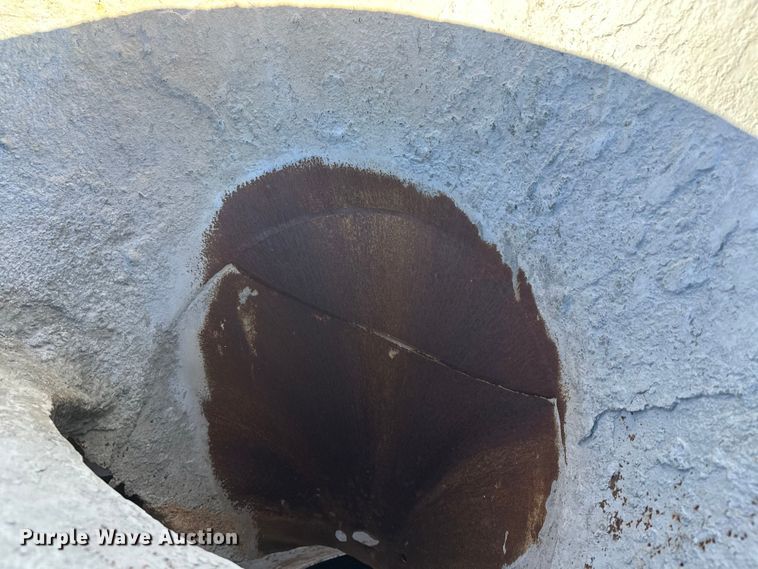 image for item DW4345 2000 International 5500i ready mix truck