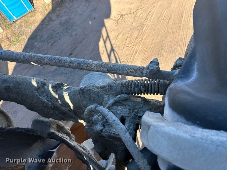 image for item DW4345 2000 International 5500i ready mix truck