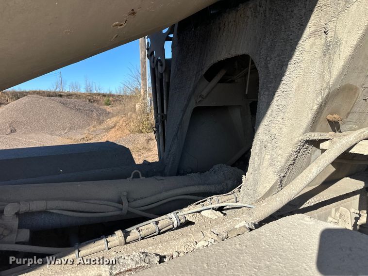 image for item DW4345 2000 International 5500i ready mix truck