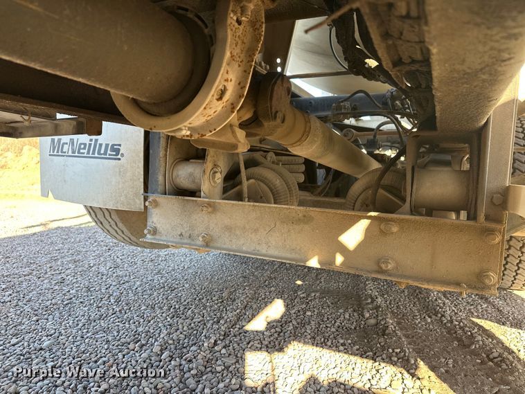 image for item DW4345 2000 International 5500i ready mix truck