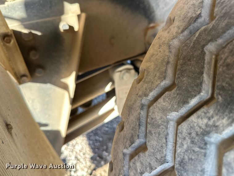 image for item DW4345 2000 International 5500i ready mix truck