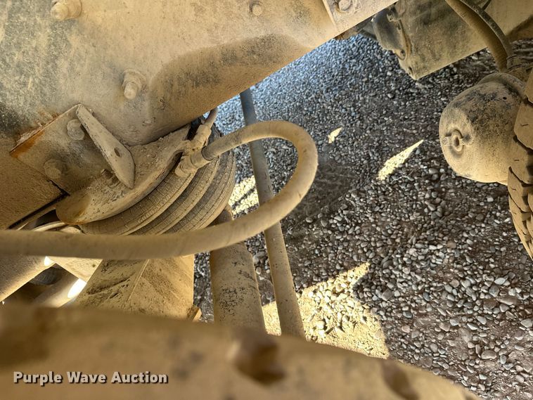 image for item DW4345 2000 International 5500i ready mix truck