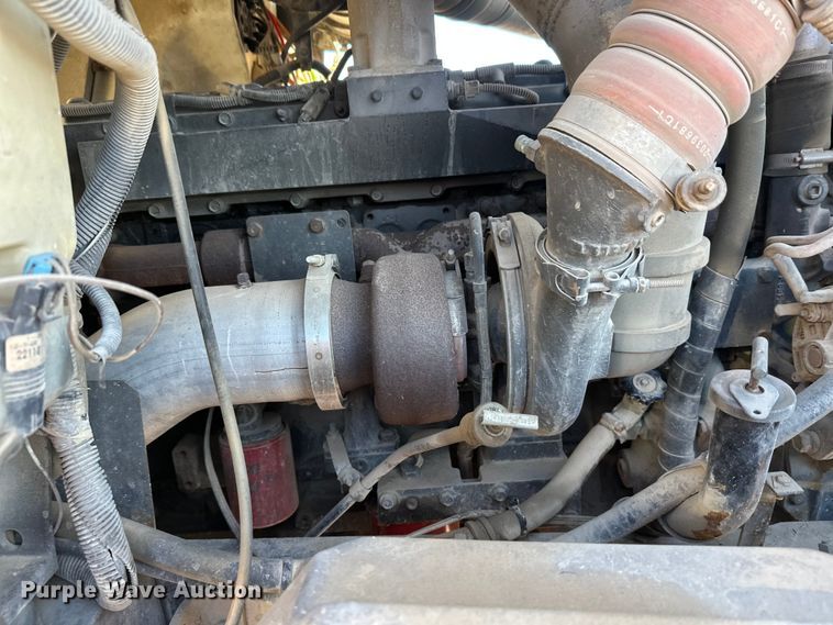 image for item DW4345 2000 International 5500i ready mix truck