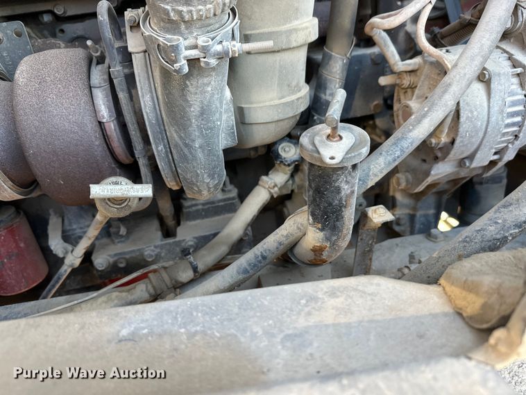 image for item DW4345 2000 International 5500i ready mix truck