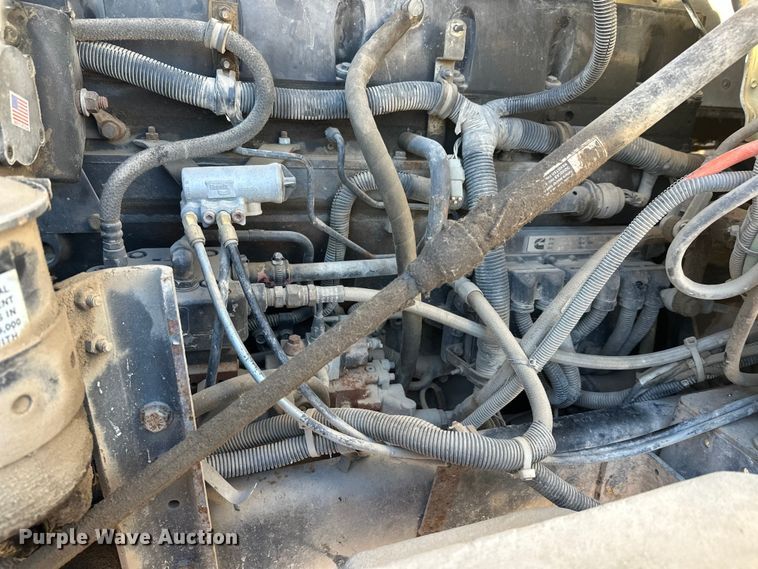 image for item DW4345 2000 International 5500i ready mix truck