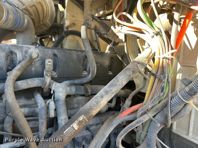 image for item DW4345 2000 International 5500i ready mix truck