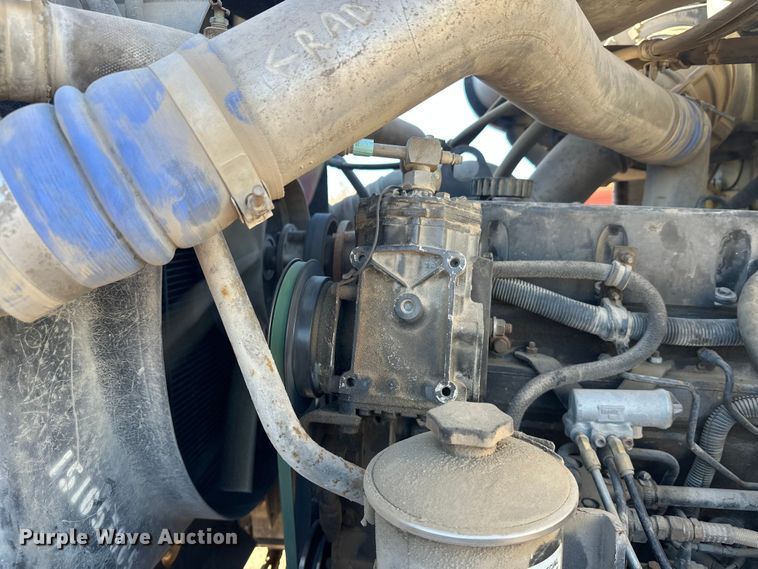 image for item DW4345 2000 International 5500i ready mix truck