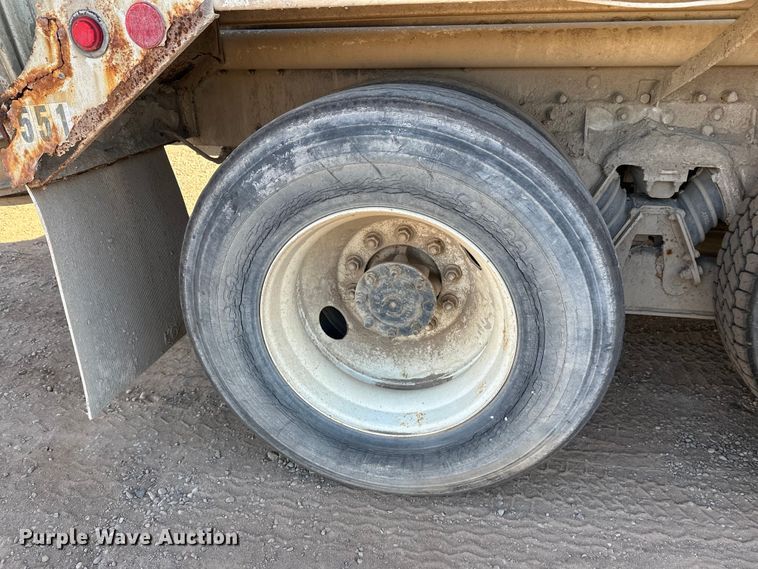 image for item DW4345 2000 International 5500i ready mix truck