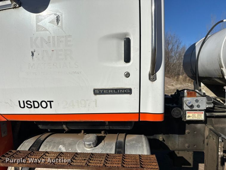 image for item DW4347 2004 Sterling L9500 ready mix truck