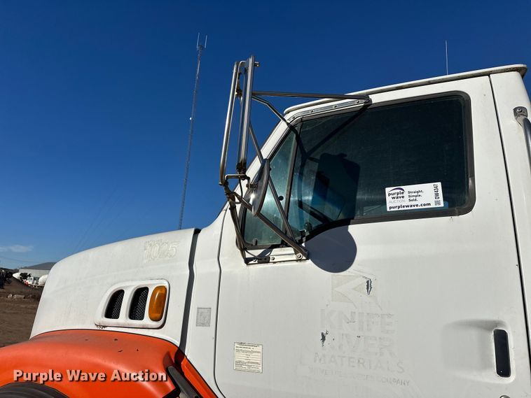 image for item DW4347 2004 Sterling L9500 ready mix truck