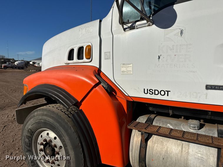 image for item DW4347 2004 Sterling L9500 ready mix truck