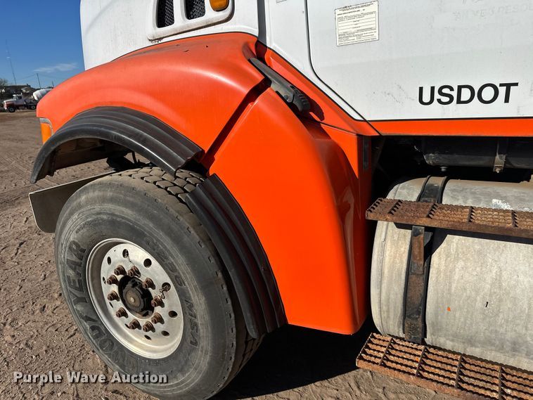 image for item DW4347 2004 Sterling L9500 ready mix truck