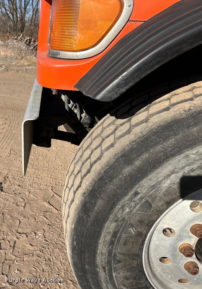 image for item DW4347 2004 Sterling L9500 ready mix truck