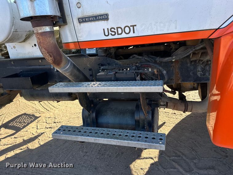 image for item DW4347 2004 Sterling L9500 ready mix truck