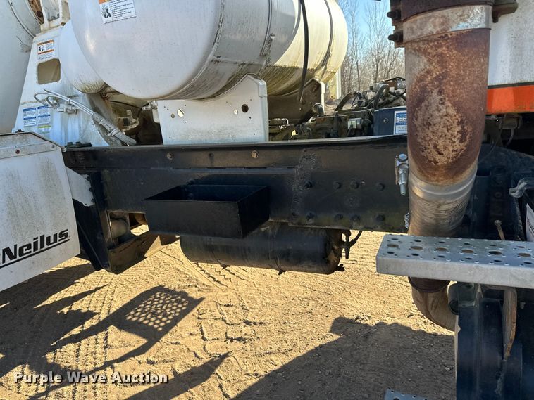 image for item DW4347 2004 Sterling L9500 ready mix truck