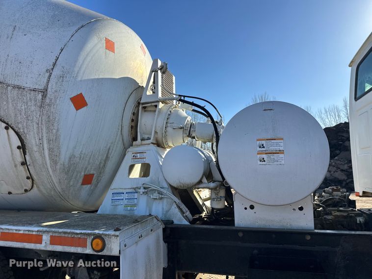 image for item DW4347 2004 Sterling L9500 ready mix truck