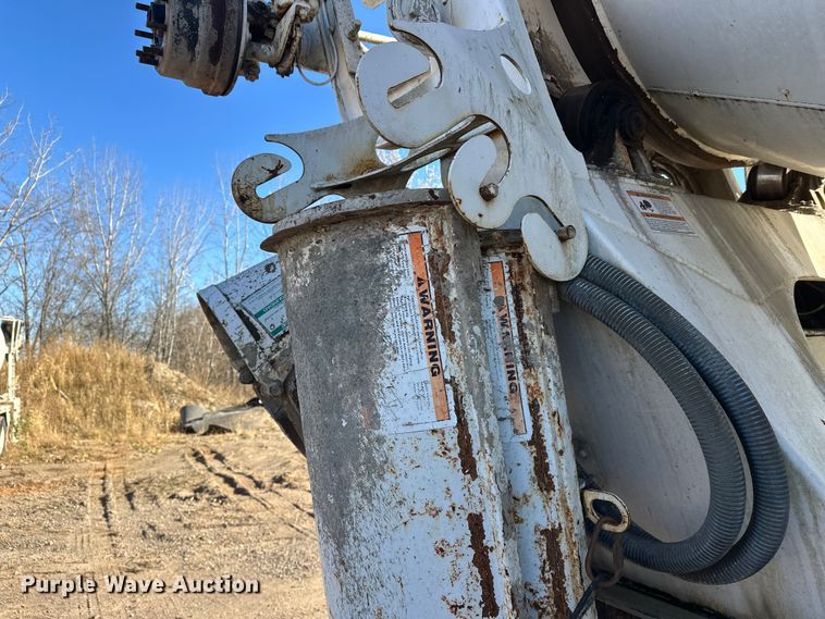 image for item DW4347 2004 Sterling L9500 ready mix truck