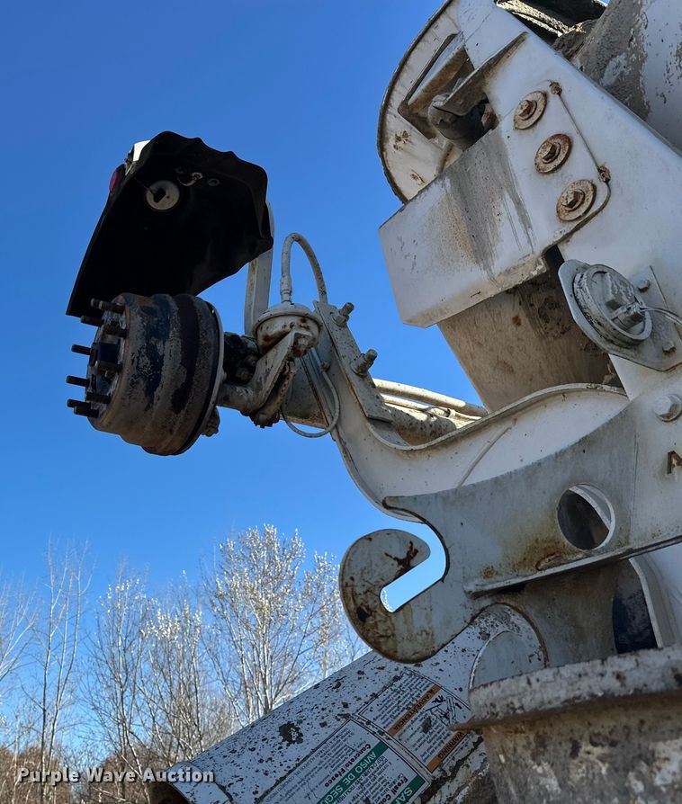 image for item DW4347 2004 Sterling L9500 ready mix truck