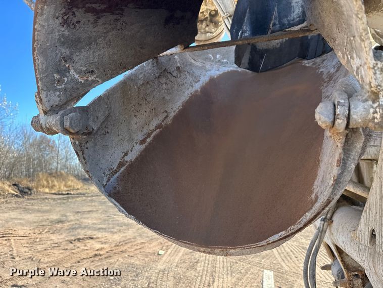 image for item DW4347 2004 Sterling L9500 ready mix truck