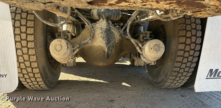 image for item DW4347 2004 Sterling L9500 ready mix truck