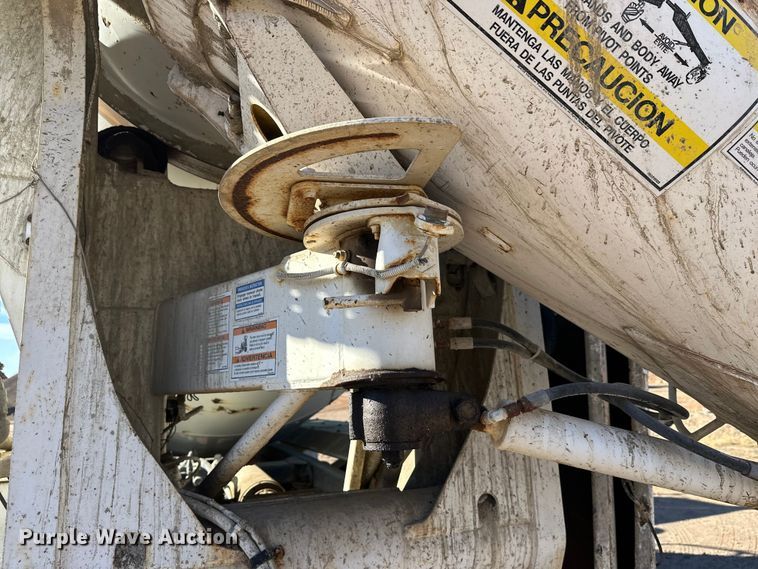 image for item DW4347 2004 Sterling L9500 ready mix truck