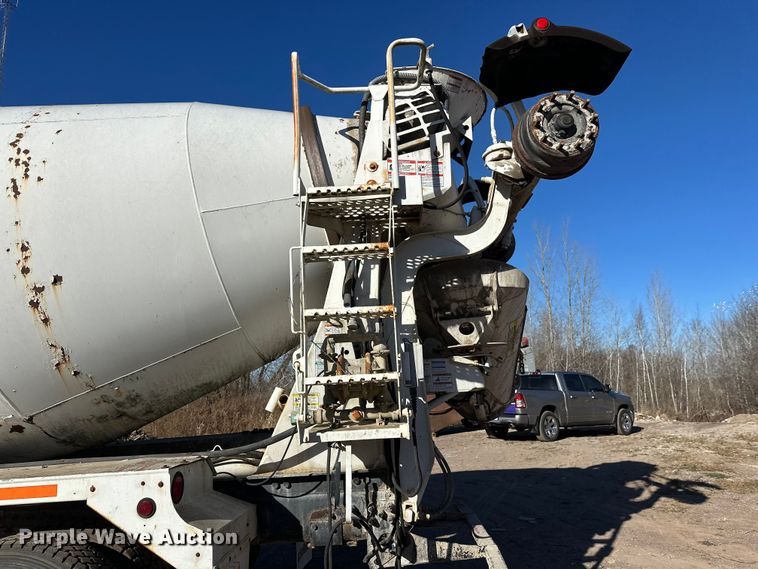 image for item DW4347 2004 Sterling L9500 ready mix truck