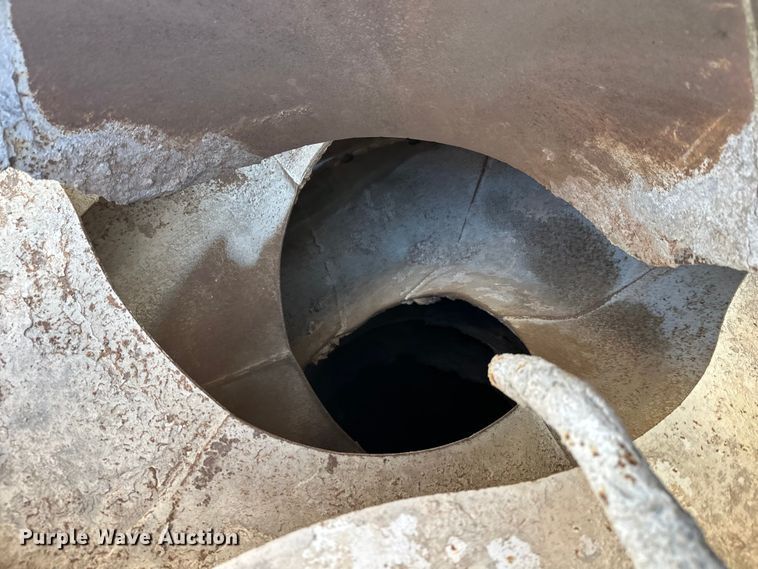 image for item DW4347 2004 Sterling L9500 ready mix truck