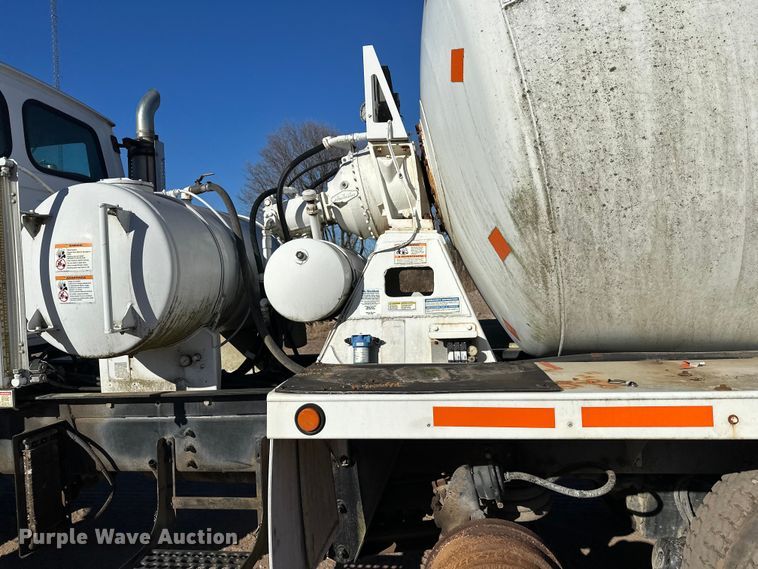 image for item DW4347 2004 Sterling L9500 ready mix truck