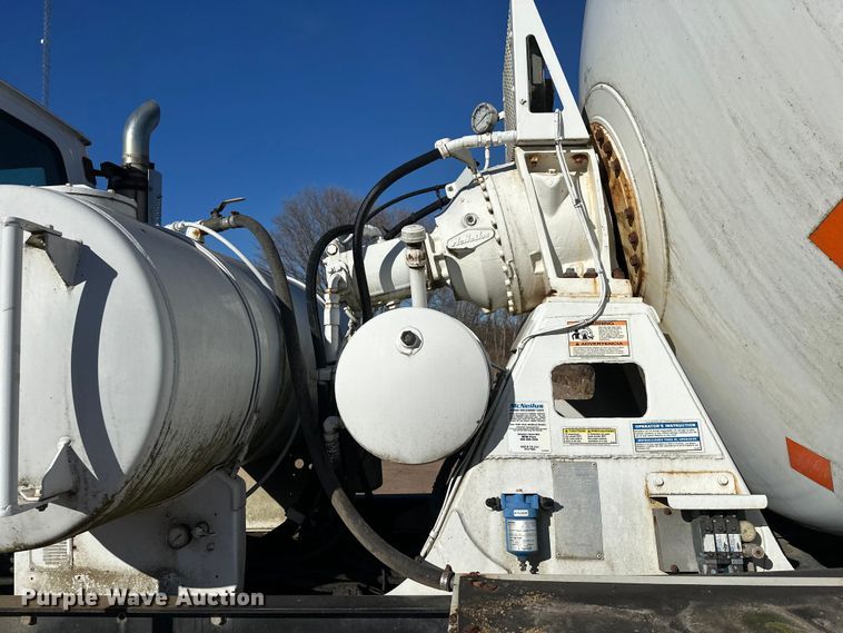 image for item DW4347 2004 Sterling L9500 ready mix truck