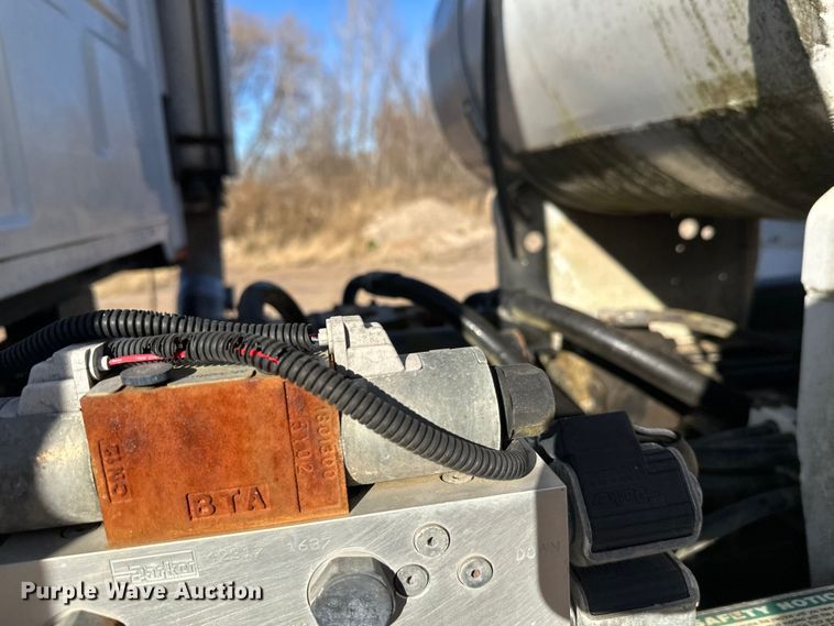 image for item DW4347 2004 Sterling L9500 ready mix truck