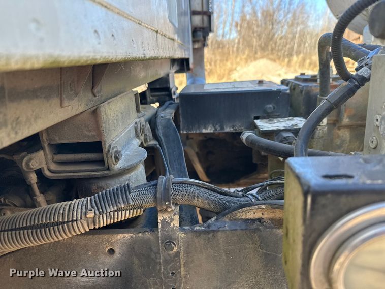 image for item DW4347 2004 Sterling L9500 ready mix truck